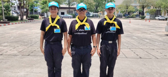 จิตอาสา 904 ธ.บ.ว. ปฏิบัติจิตอาสาเฉพาะกิจ ร่วมอำนวยความสะดวกให้กับประชาชนที่มาเฝ้ารับเสด็จฯ