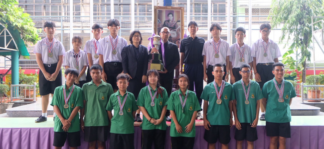 โรงเรียนธนบุรีวรเทพีพลารักษ์ รับถ้วยรางวัลพระราชทานฯ การแข่งขันกีฬากระบี่กระบอง ประจำปี 2568